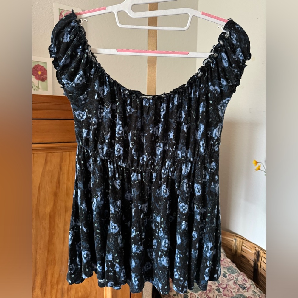 Melrose and Market off the shoulder babydoll top, blue floral, size small, NWOT